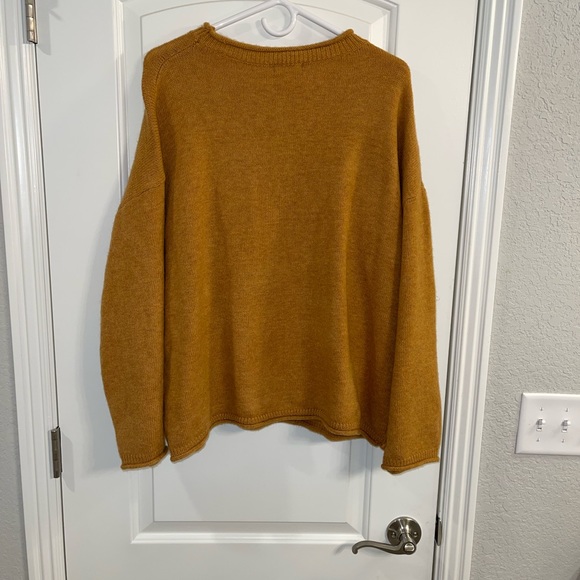 Blue B collection sweater - Picture 2 of 5